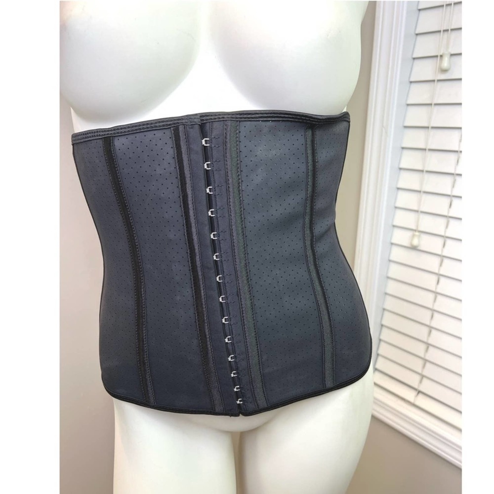 Waist trainer/shaper Size Medium